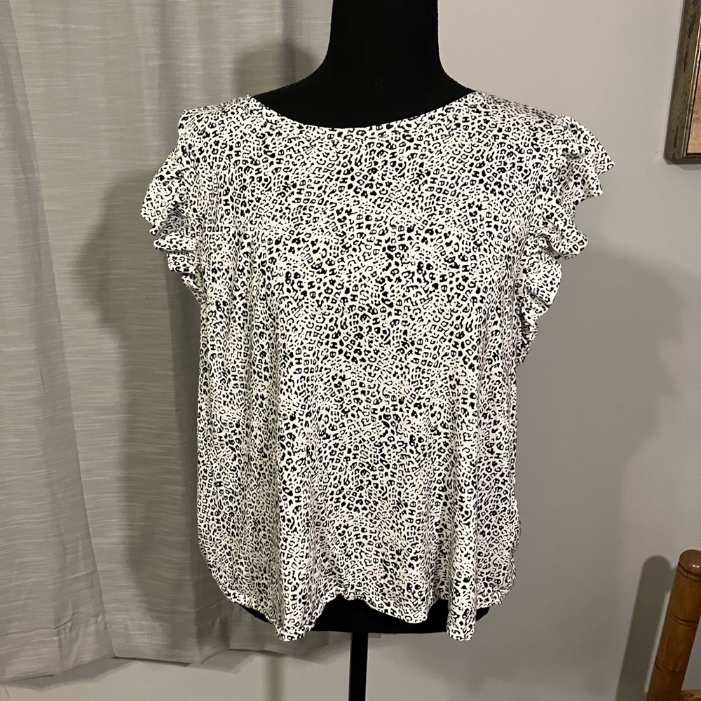 Stylish Monochrome Leopard Print Blouse